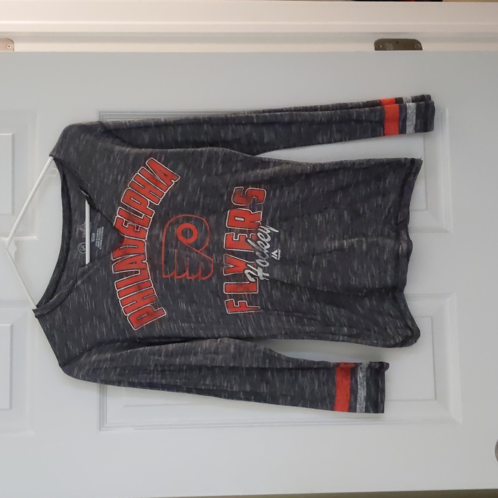 Small NHL Flyers shirt